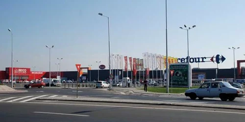Reduceri la magazinele de încăltăminte şi îmbrăcăminte