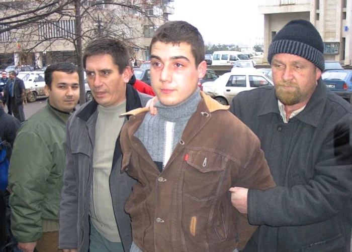 Robert Ciobanu avea 17 ani când a comis oribila crimă
