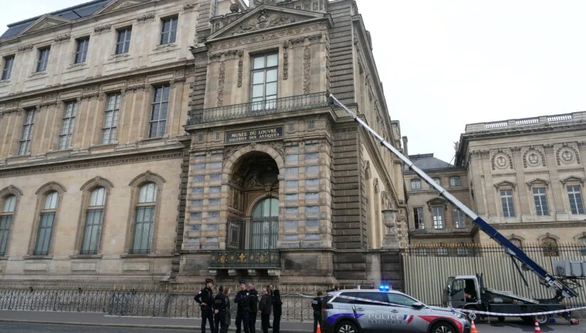 Jaful de la Luvru: Poliția franceză are o săptămână să recupereze bijuteriile istorice furate. „Acest furt este un șoc la scara incendiului de la Notre-Dame”
