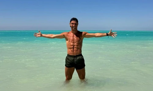 Cristiano Ronaldo este in vacanta cu familia  jpg