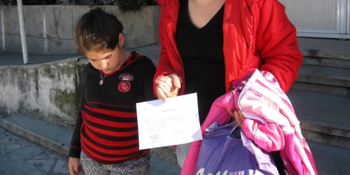 Ca să poată supravieţui Cristina Drondoe s-a împrumutat la părinţi 