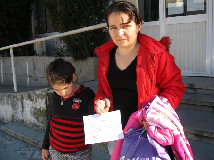 Ca să poată supravieţui Cristina Drondoe s-a împrumutat la părinţi