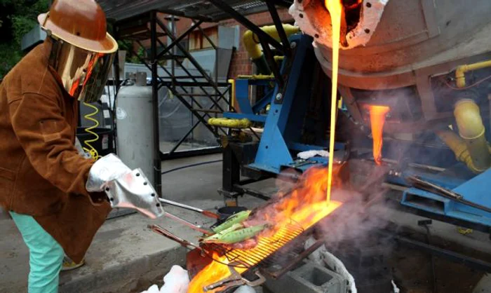 
    Bucatărul spune că friptura e mai gustoasă  