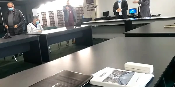 Înjurături şi intimidări în Consiliul Local Drăgăşani la adresa unui ales când acesta vrea să filmeze dezbaterea publică a bugetului local Foto captură video - Marian Roşca