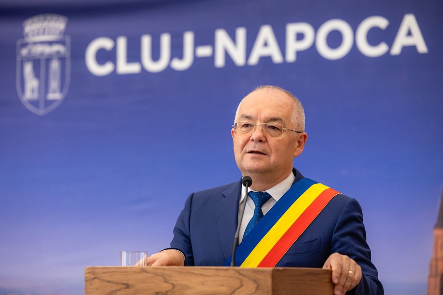 Clujul este cuprins de un miros pestilențial. Emil Boc cere sistarea împrăștierii îngrășămintelor organice în zonă: „Să nu se mai repete!”