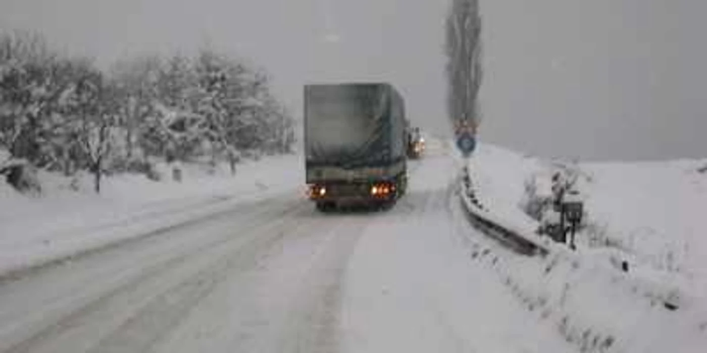 Traficul pe DN 6 a fost blocat azi-dimineață