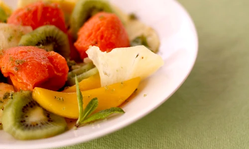 salata de fructe tropicale jpeg