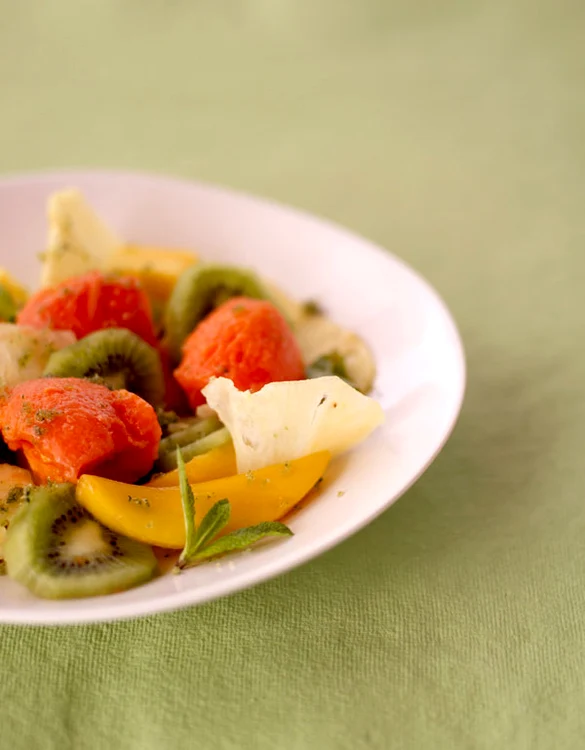 salata de fructe tropicale jpeg