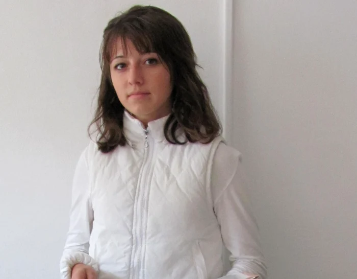 Adolescenta este pasionată şi de limba română şi matematică