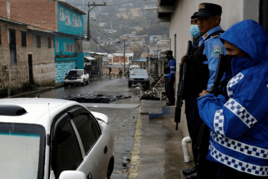 Trei femei aparţinând unei minorităţi etnice din Honduras împuşcate pe o plajă