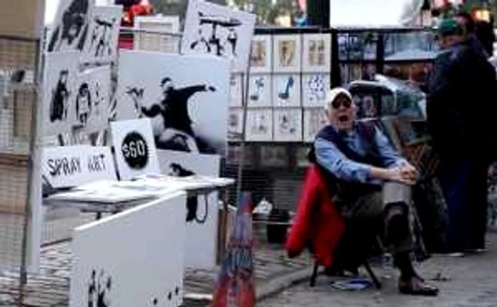 Tablourile artistului Bansky, vîndute în Central Park din New York, de un bătrânel