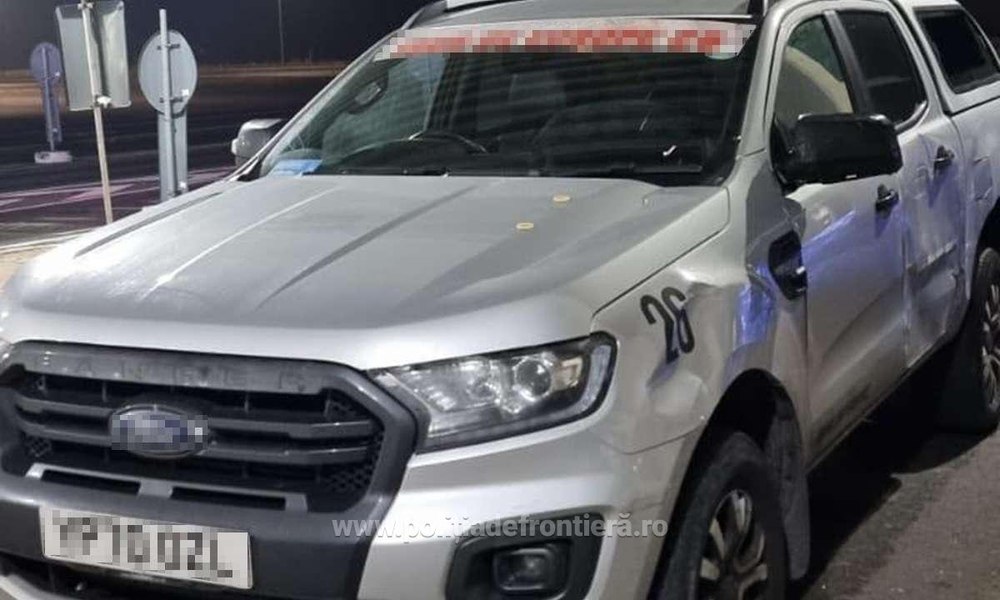 Un cetăţean american, cercetat după ce a încercat să intre în România cu un autoturism furat, arme şi muniţie