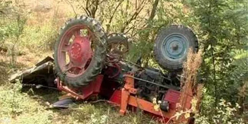 tractor rasturnat