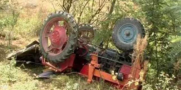 tractor rasturnat