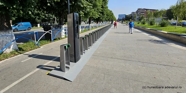 Statii de bike sharing in Hunedoara  Foto Daniel Guță jpg