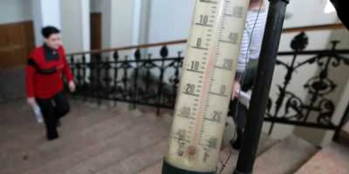 Doar două grade Celsius sunt pe culoarele Palatului de Justiţie Foto: Vakarcs Lorand