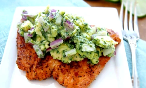 Somon la gratar cu sos salsa facut cu avocado jpeg