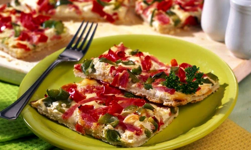pizza cu ardei gras jpeg