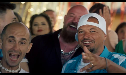 Și pentru că i-a plăcut atât de mult rolul său, Puya nu avea cum să nu scoată și o piesă care să aibă legătură cu filmul