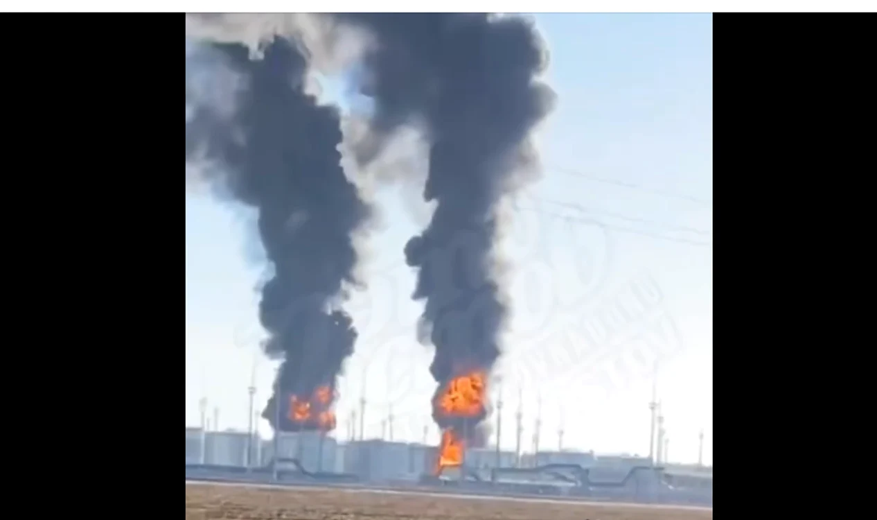 Drone ucrainene au lovit o instalaţie de stocare a petrolului din Rostov FOTO captură video Facebook