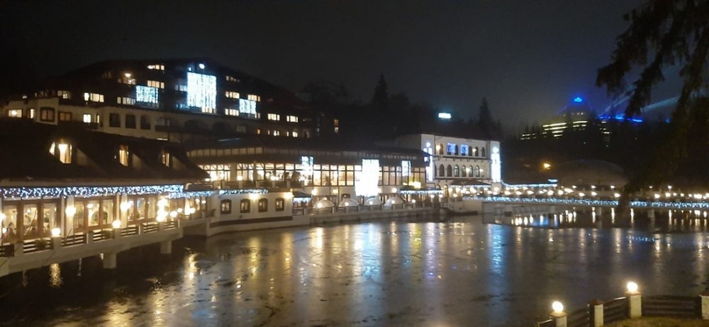 Sărbători de iarnă la Brașov. Ce ofertă turistică are Poiana Brașov sau Branul