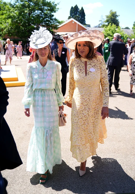 Alizee Thevenet și Carole Middleton în a doua zi a cursei Royal Ascot de la hipodromul Ascot, Berkshire, Profimedia jpg