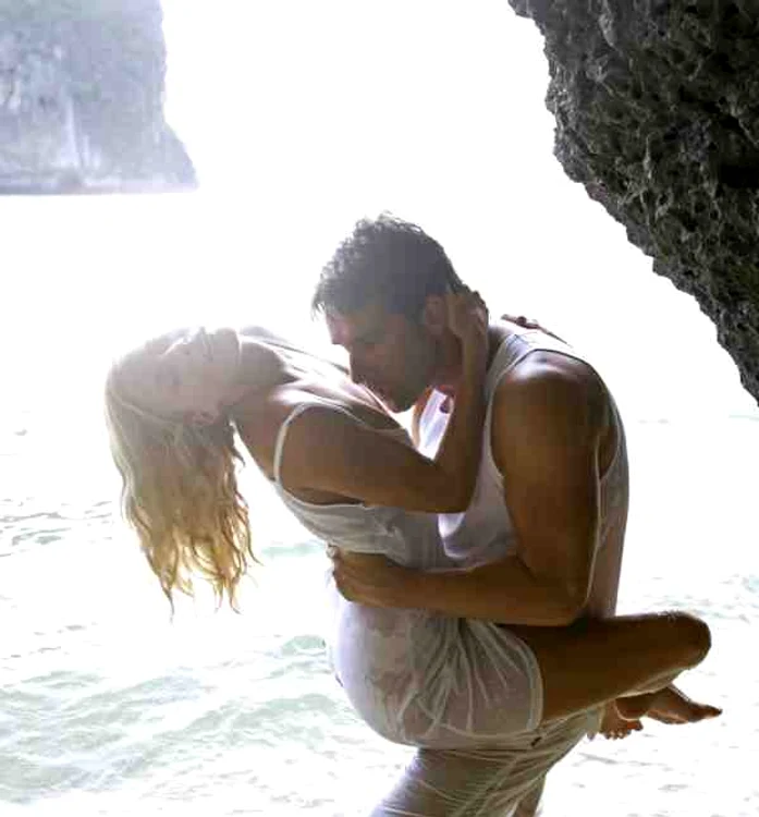 
    Sexul în apă este fantezia multor cupluri pe care nu ezită să o pună în practică ori de câte ori au posibilitatea.foto: 123RF  