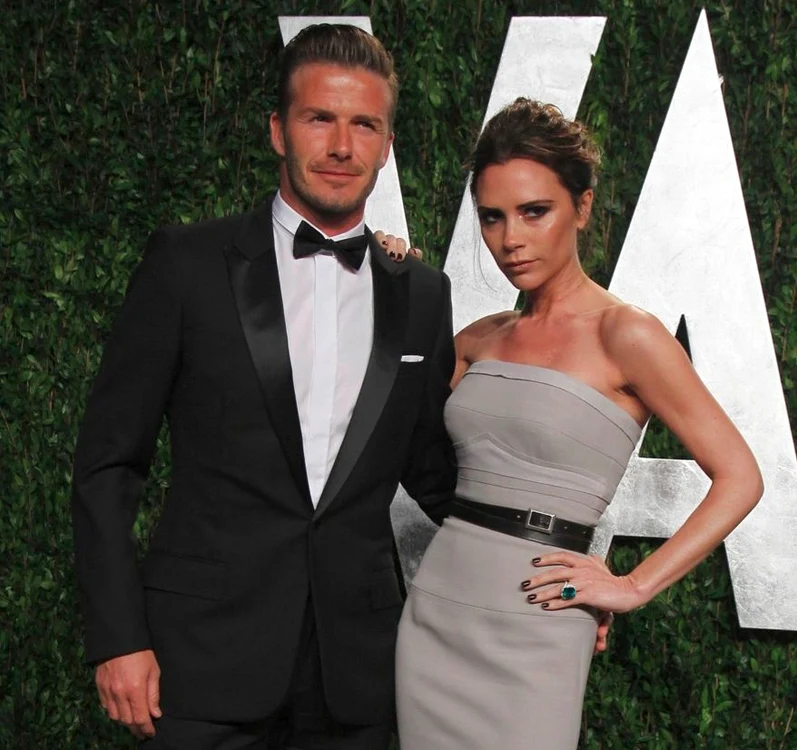 
    David şi Victoria Beckham sunt căsătoriţi de aproape 15 ani  