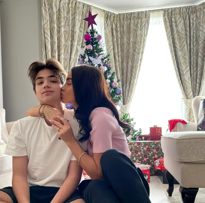 Vedeta este și  mamă de adolescent