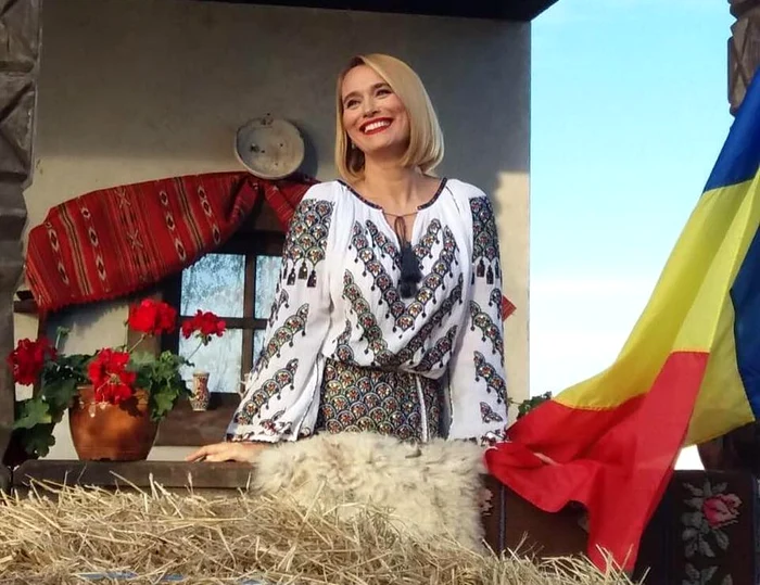 2 andreea esca cadou mos craciun jpg jpeg