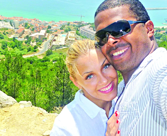 "Am avut o vacanţă frumuşică, dar fără Internet. La hotel costa 10 euro 5 minute şi nu mergea"