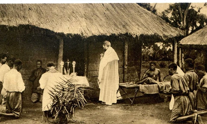 Misionari în Léopoldville, Congoul Belgian (© Wikimedia Commons)