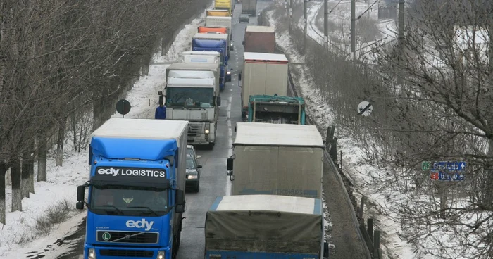 Trafic intens pentru camioane FOTO Adevărul