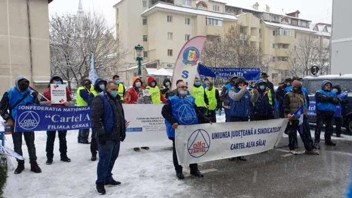 Sindicaliştii pichetează prefecturile FOTO Andreea Vilcovschi