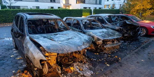 masina unui parlamentar german a fost incendiata jpeg