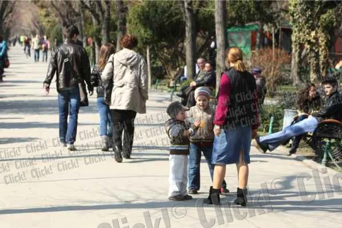
    Valorile termice vor reveni în limitele normale pentru această perioadă începând de luni.  