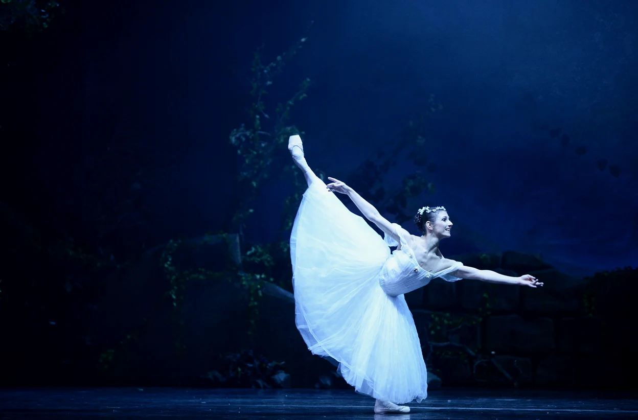 Prim-balerina de peste hotare: Alina Cojocaru