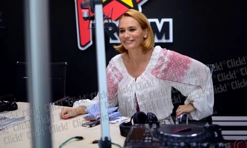 Andreea Esca, la Pro FM, cu ie jpeg