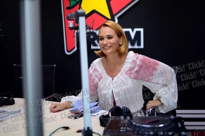 Andreea Esca, la Pro FM, cu ie