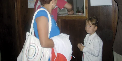 Hunedoara: Vacanţa dublează numărul de paşapoarte