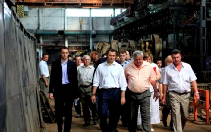 Vlad Filat s-a plimbat prin halele de la Tracom