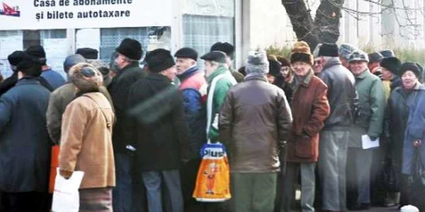 Dacă pensionarii au stat la cozi imense pentru abonamente gratuite, şomerii nu se înghesuie pentru cele cu preţ redus