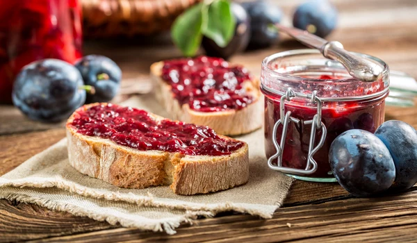 Gem de prune  Sursa foto shutterstock 283305926 jpg