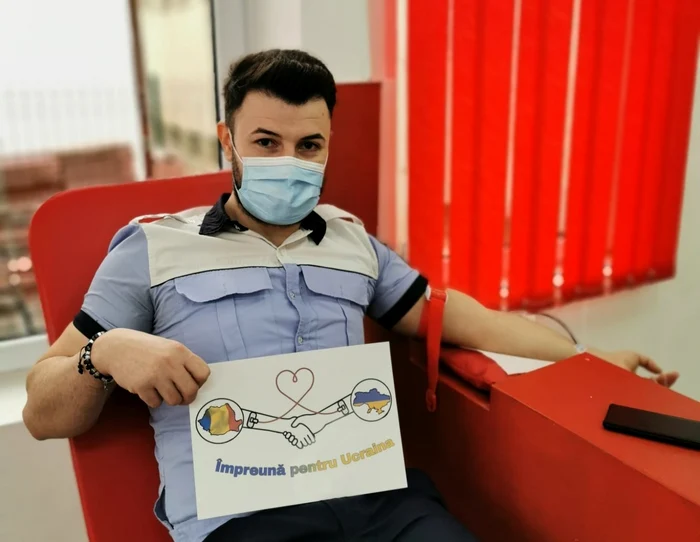 Zeci de poliţiştii gorjeni au donat sânge pentru răniţii din Ucraina Sursa IPJ Gorj