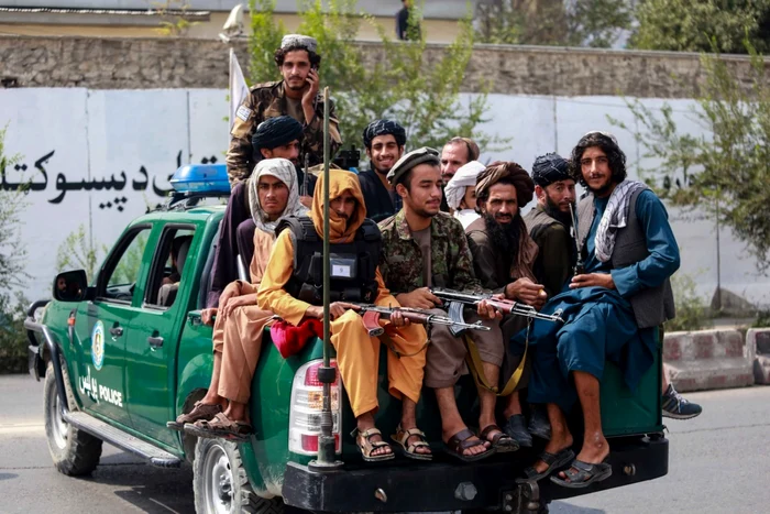 Talibanii patrulează prin Kabul 23 septembrie 2021 FOTO EPA-EFE