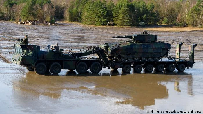 Recent, 18 vehicule de infanterie Puma s-au defectat în timpul unui exercițiu militar