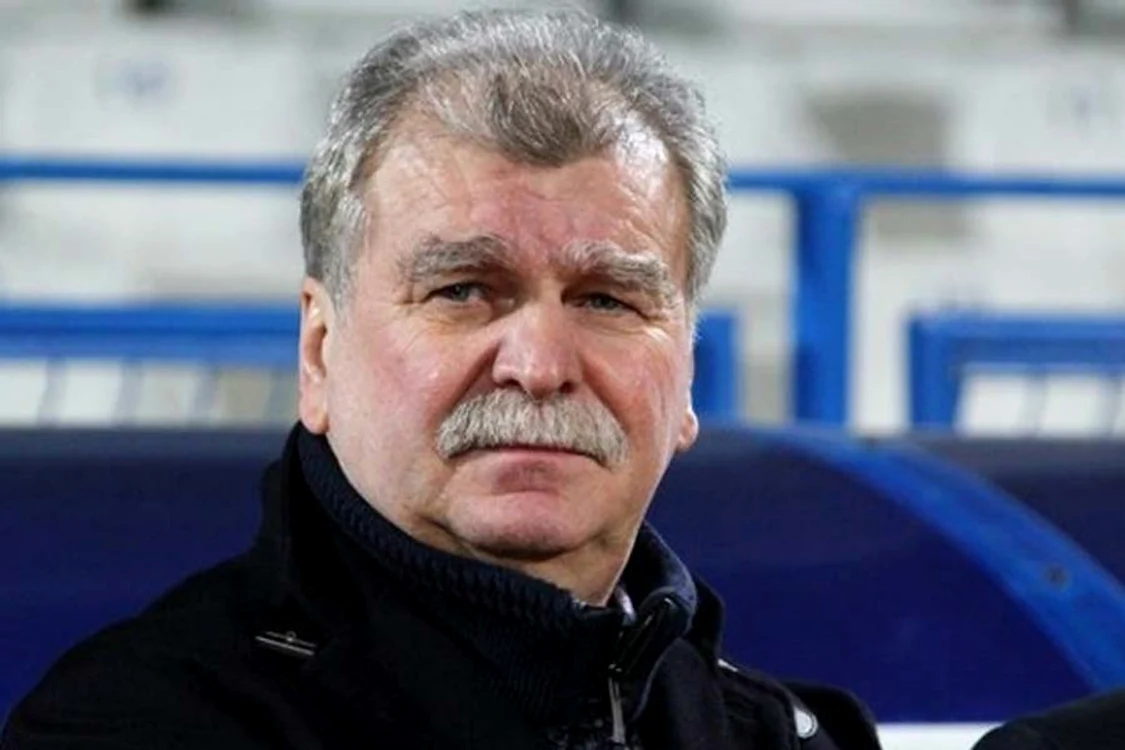 
    Dinu Vamă  