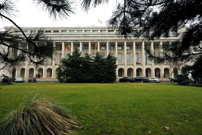 Un funcţionar care lucrează la Registratura Guvernului a fost confirmat cu noul coronavirusFoto News.ro