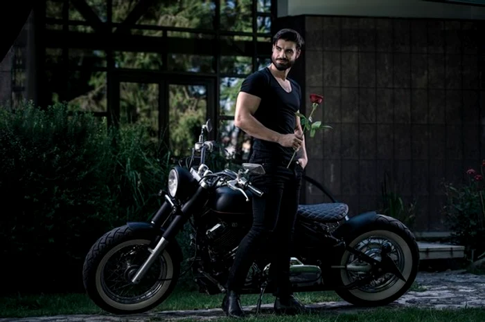 Andi Constantin este Burlacul