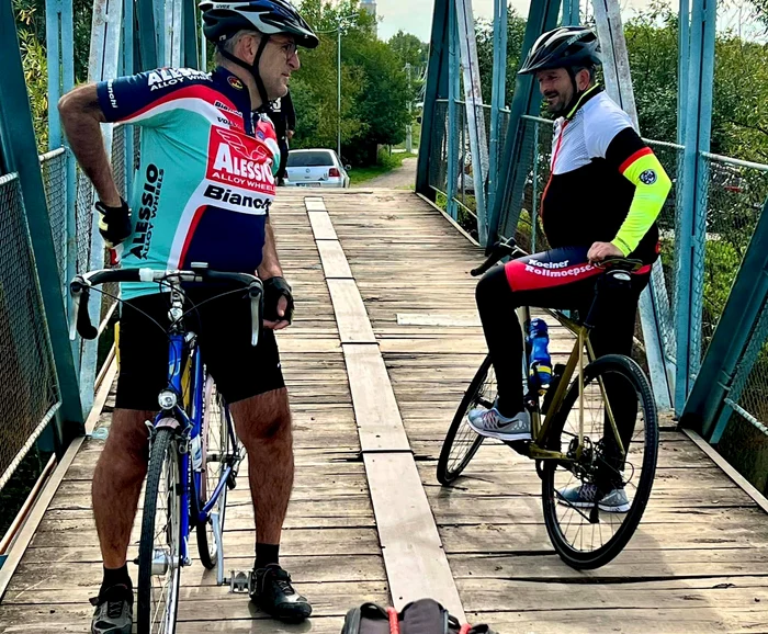 Sârbii care au pedalat la Timișoara FOTO Alexandar Rajkovici